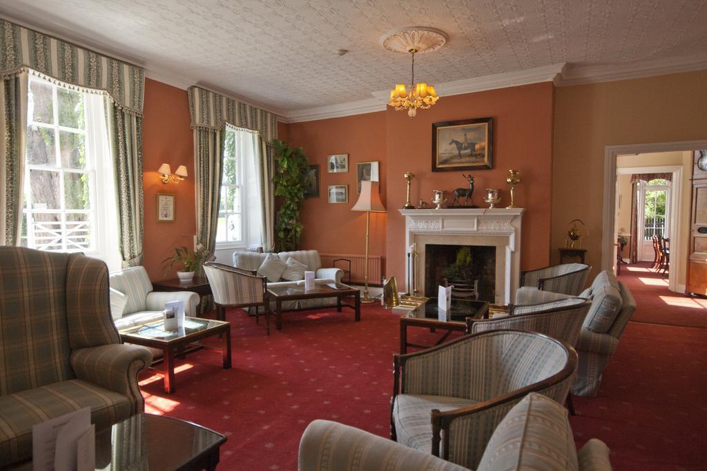 Corse Lawn House Hotel エクステリア 写真